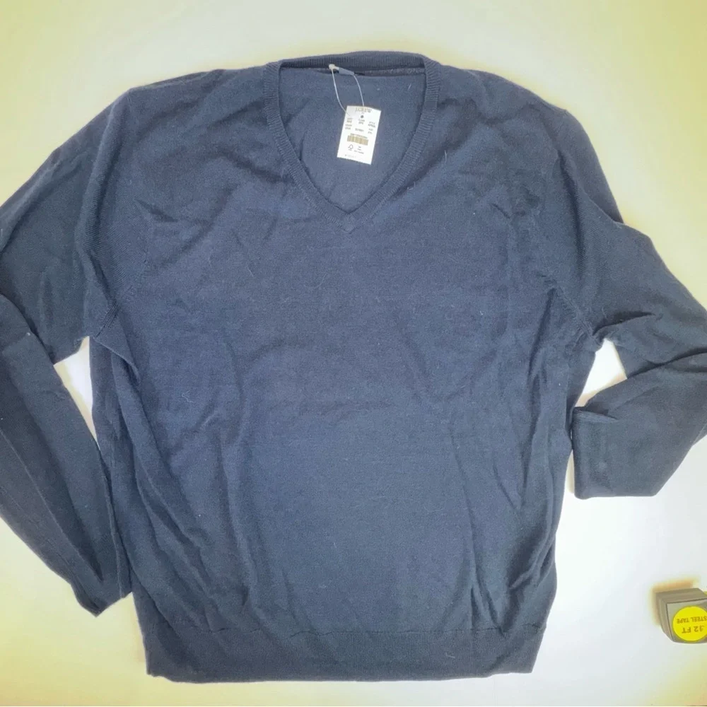 J Crew Men’s Machine-washable merino wool-blend V-neck sweater Size XXL